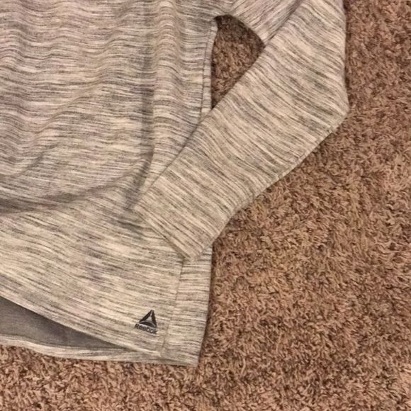 Women’s Reebok Heather Gray Pullover Sweatshirt S - Picture 3 of 8